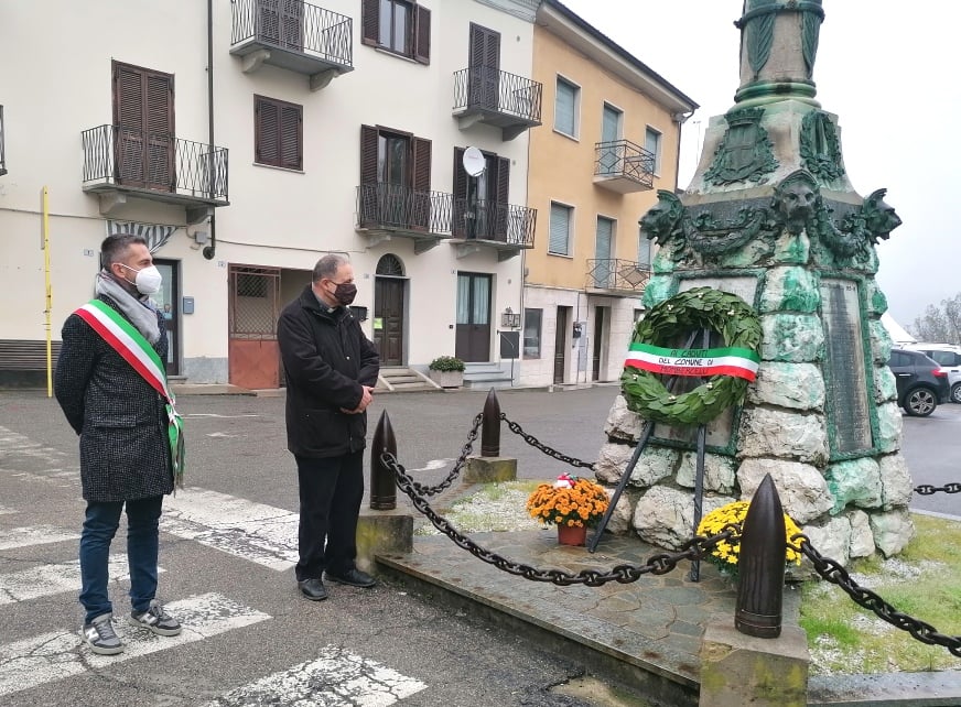 Monumento_ai_Caduti_-_Mombercelli_4